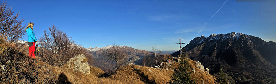 Alla Croce del Monte Castello con vista in Alben e conca di Oltre il Colle